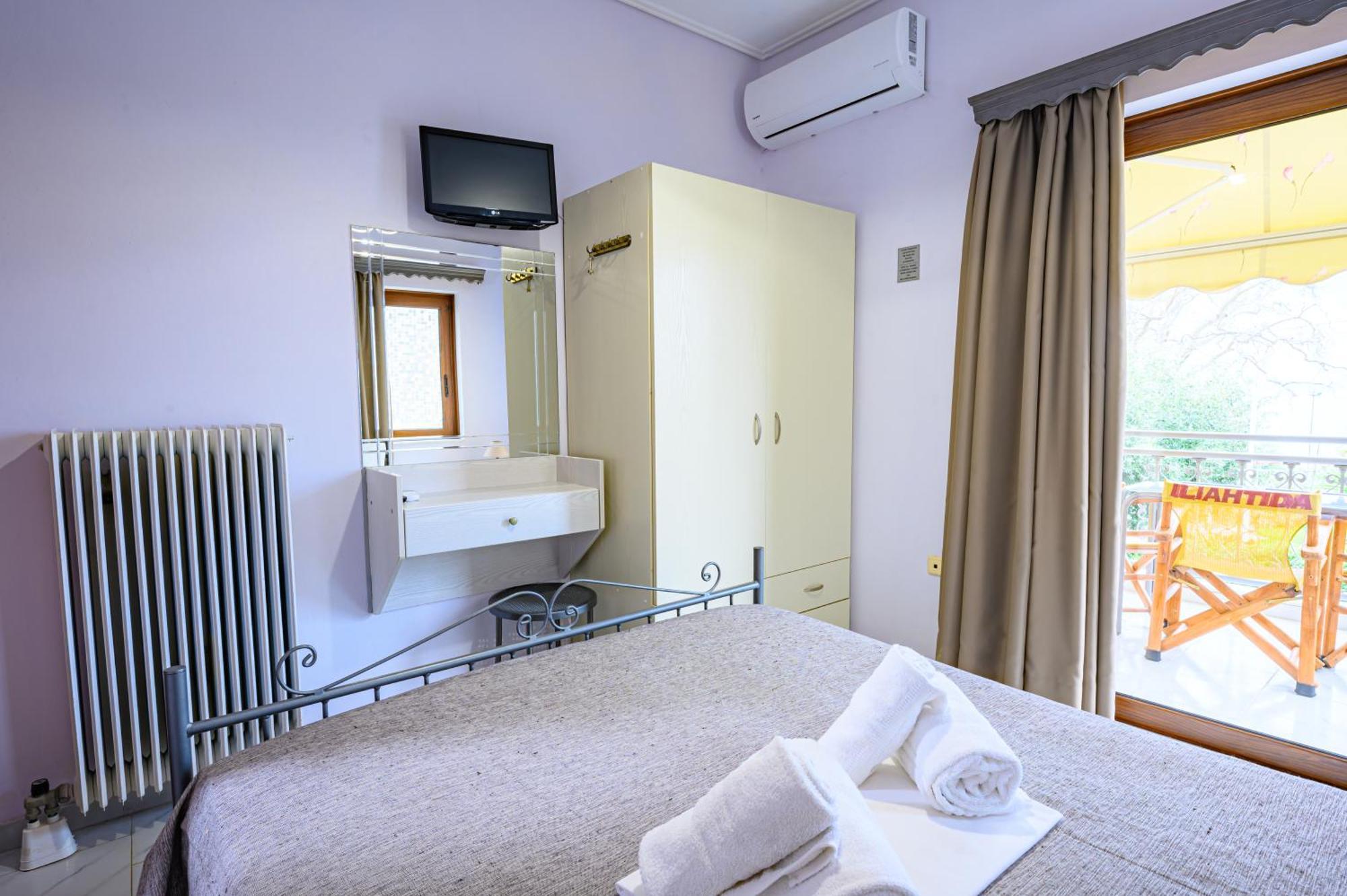 Iliahtida Apartments Rovies Ngoại thất bức ảnh