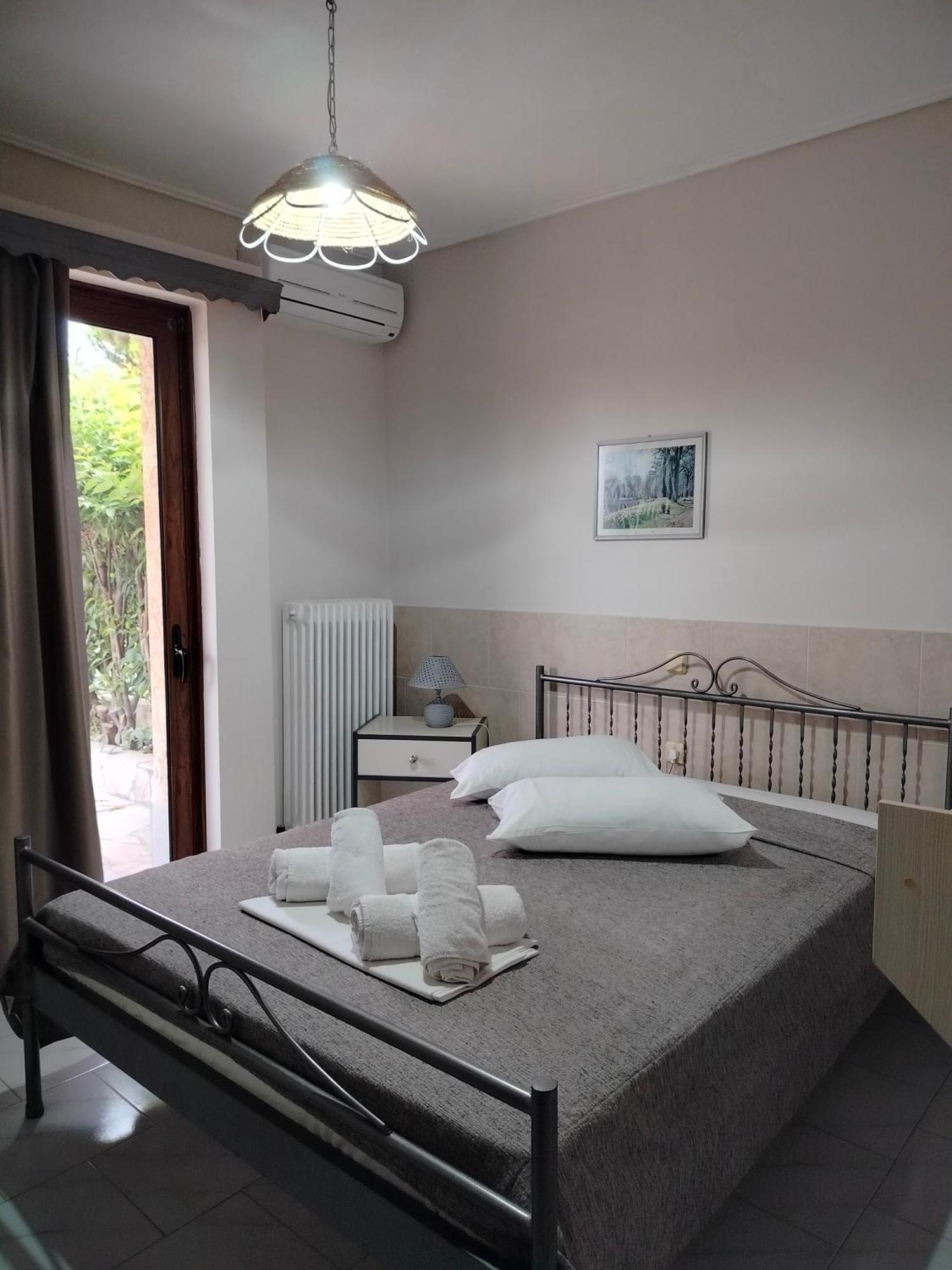 Iliahtida Apartments Rovies Ngoại thất bức ảnh