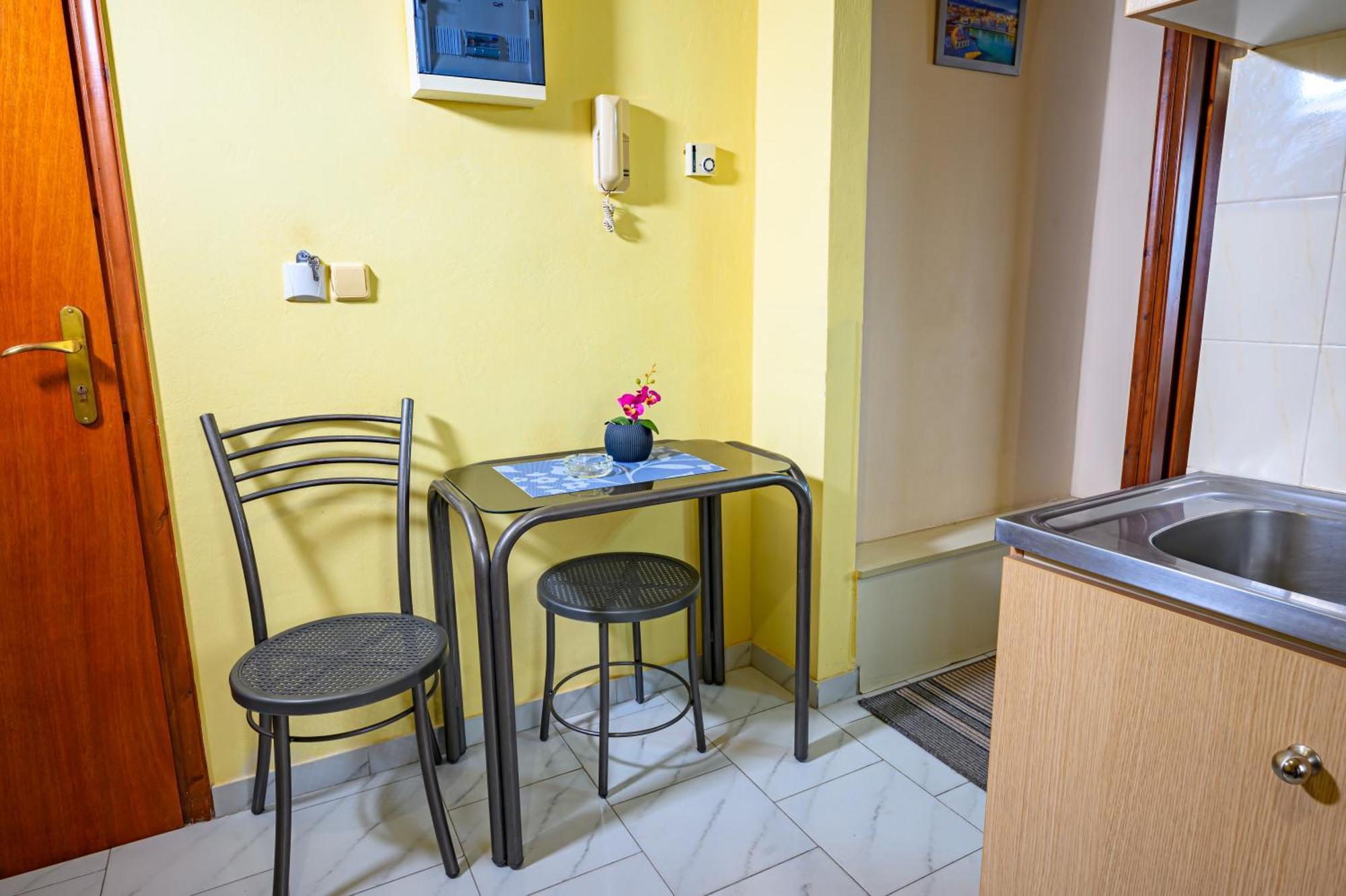 Iliahtida Apartments Rovies Ngoại thất bức ảnh