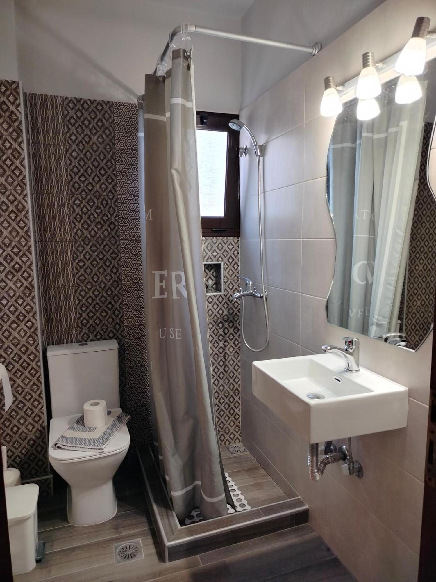 Iliahtida Apartments Rovies Ngoại thất bức ảnh